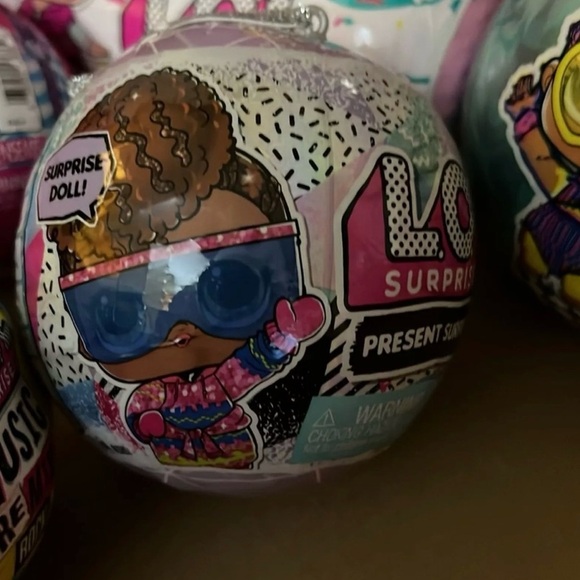 New Lot of LOL Movie Magic Dolls Box set, 4 balls 1
Tube Ms. Direct and more - Picture 3 of 7